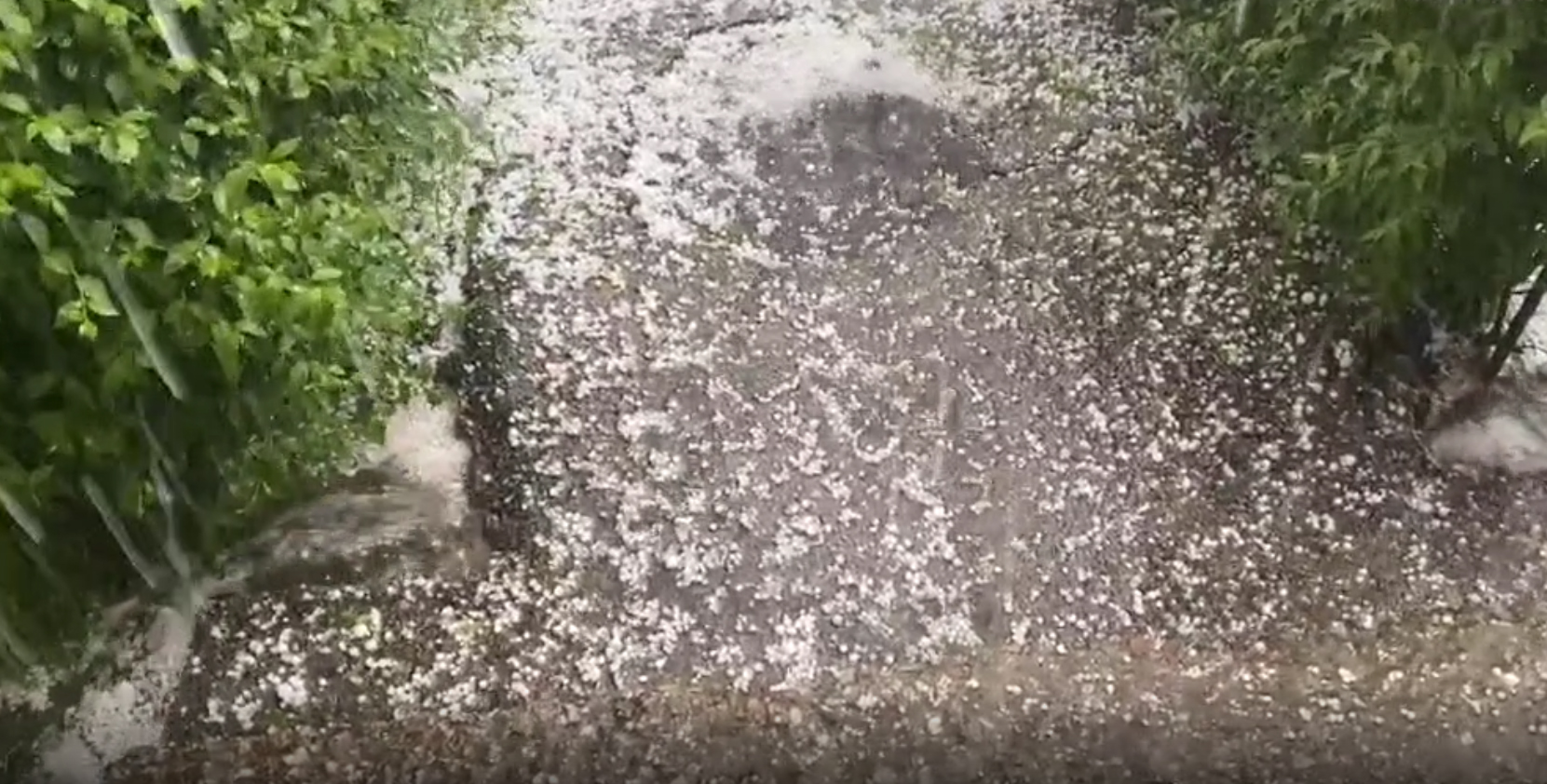 Veliko nevreme na severu Crne Gore: Grad tuče u okolini Bijelog Polja, a u Podgorici 52 stepena Celzijusa