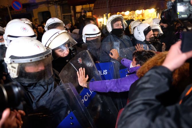 Turska Istanbul protest demonstranti policija sukob