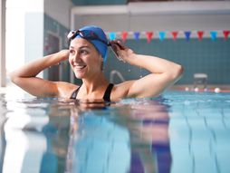 Plivanje, bazen, devojka