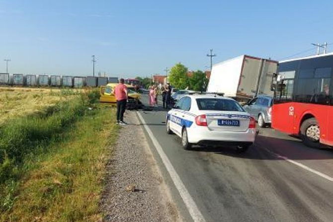 Saobraćajna nezgoda Ugrinovci