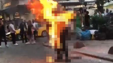 Istanbul zapalio se čovek
