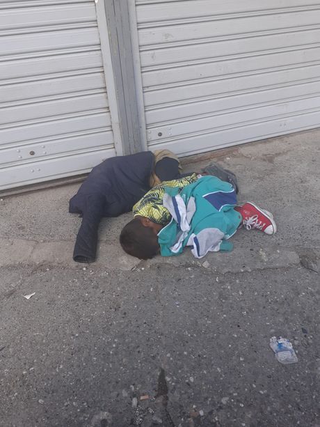 Novi Pazar, deca spavaju na ulici