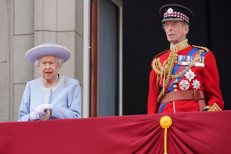 Kraljica Elizabeta II London vojna parada platinasti jubilej