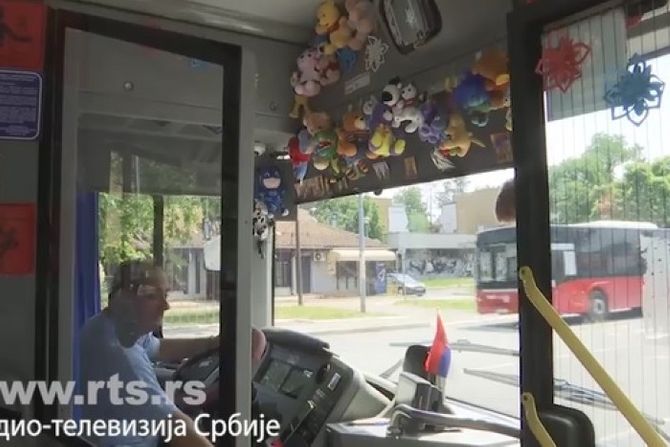 Autobus, plišane igračke