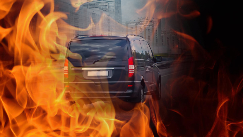 Usporen saobraćaj na auto-putu, stvaraju se zastoji: Kombi 