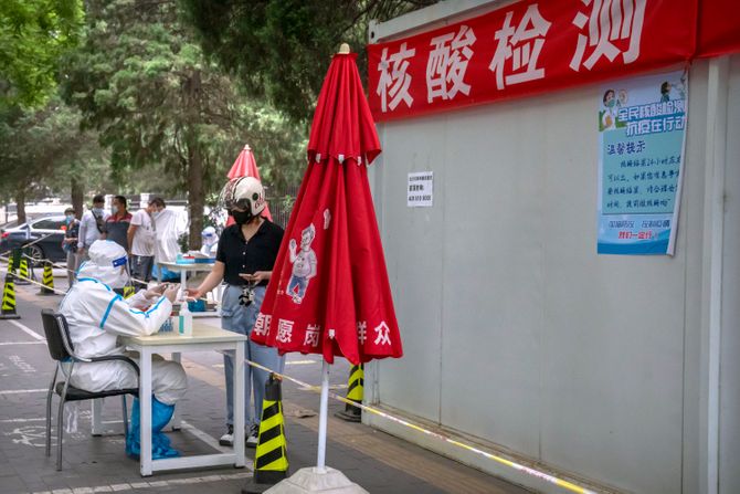 Peking, Kina,  kućice za testiranje na korona virus