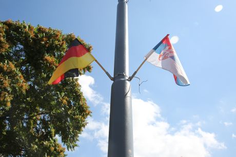 Zastave Nemačke i Srbije
