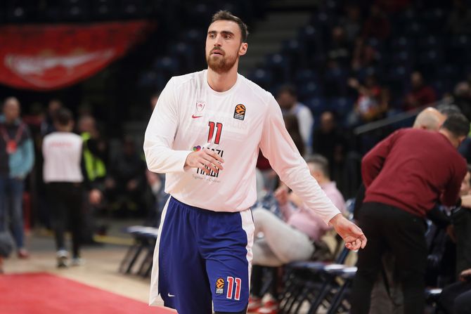 Nikola Milutinov Nikola Milutinov