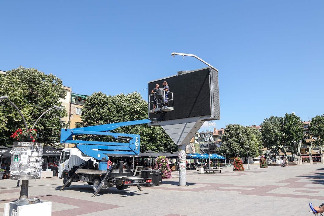 This is the saddest billboard in Serbia! As much as 99.6% of people in Serbia have NOT done THIS, the question is WHY