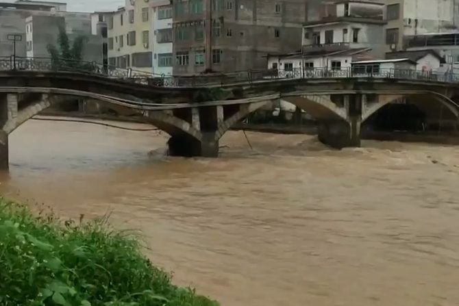 Huaći najbogatije selo Kina poplave