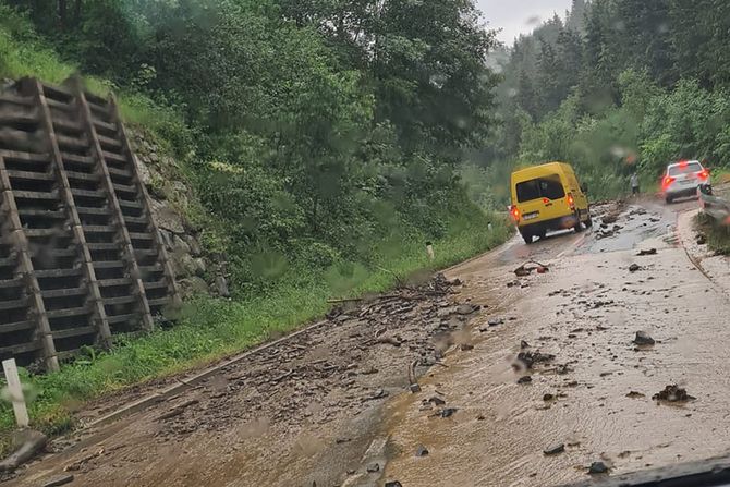 Slovenija nevreme put Javorje Črna na Koroškem