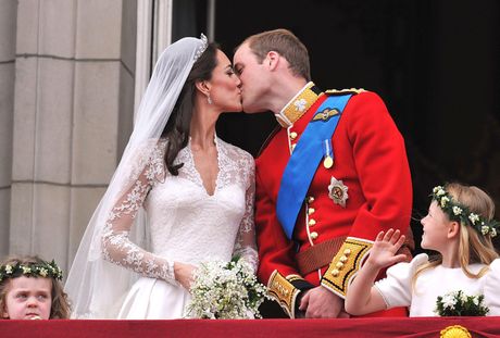 Kejt Midlton Princ Vilijam, venčanje poljubac