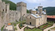Srpski vitez Reda Zmaja podigao je ovaj manastir kao svoju zadužbinu: Manasija je biser moravskog stila