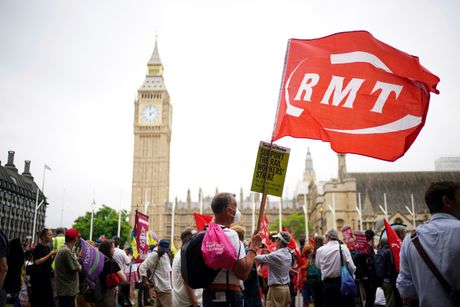 London, protest zbog pada standarda u Londonu