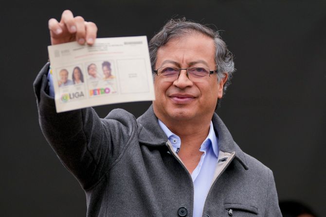 gustavo petro