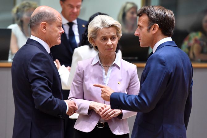 Olaf Šolc, Emanuel Makron, Ursula fon der Lajen, EU samit, Brisel