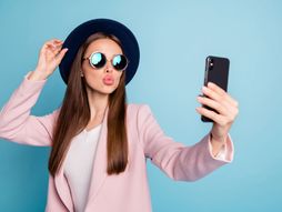 influenserka, poziranje