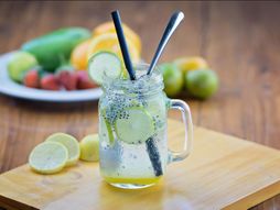 Limunada sa čia semenkama, detoks napitak