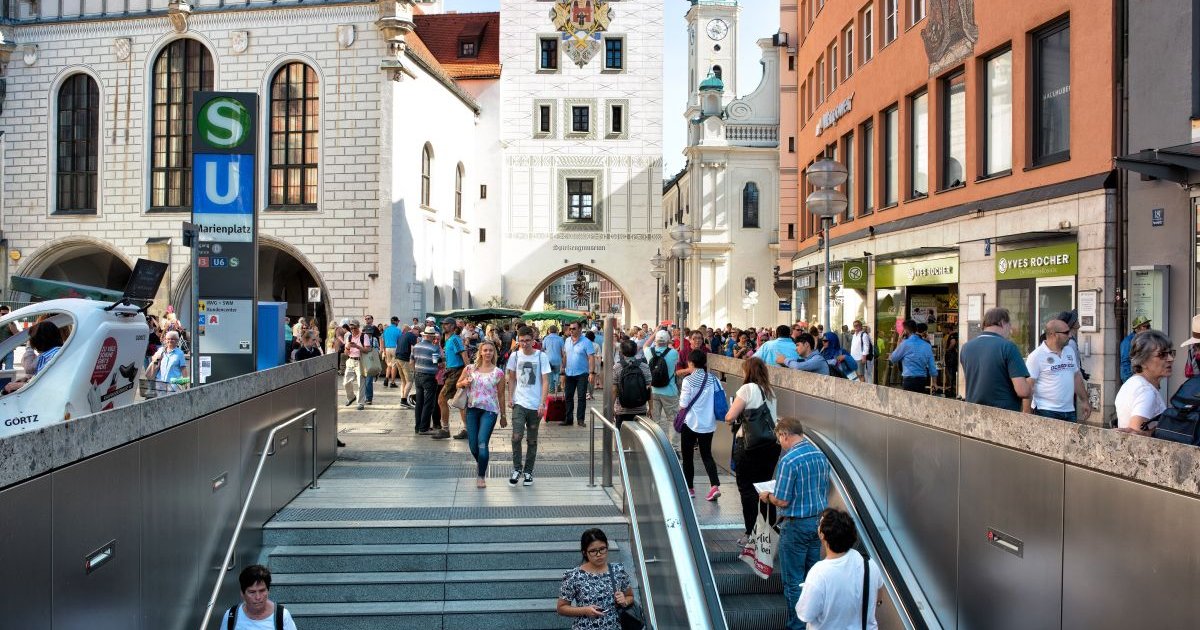 Evropska vojna sila zabranila mladima da napuštaju zemlju na duže bez odobrenja vojske!