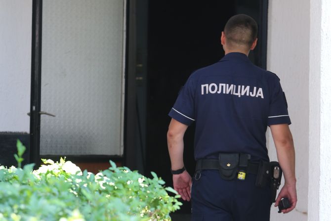 Cukarica ubadanje nozem policija uviđaj Cukarica ubadanje nozem policija uviđaj