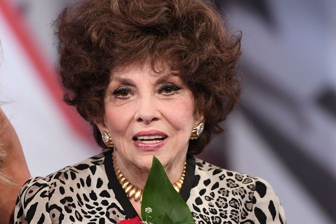 Luiđina „Đina” Lolobriđida, Gina Lollobrigida