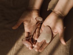 Gua sha alat za lice