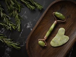 Gua sha alat za lice