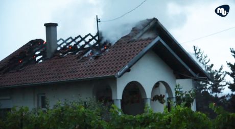 Grom zapalio kuću u Rajkovcu Mladenovac