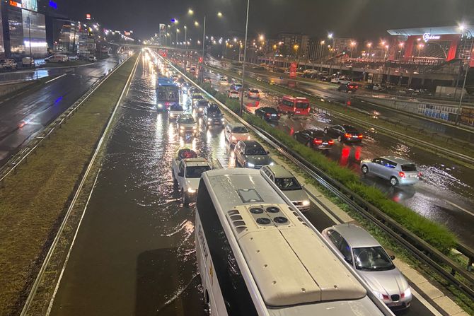 BEOGRAD AUTOPUT NEVREME kisa nevreme poplava poplave