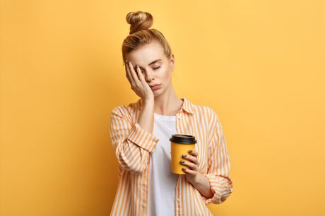 Umor, nenaspavanost, žena, nesanica, kafa Umor, nenaspavanost, žena, nesanica, kafa