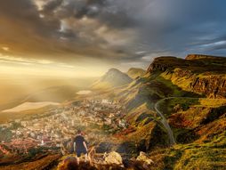 Čovek i pas na putovanju