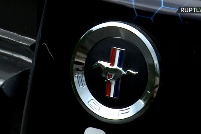 Ford Mustang automobil čamac