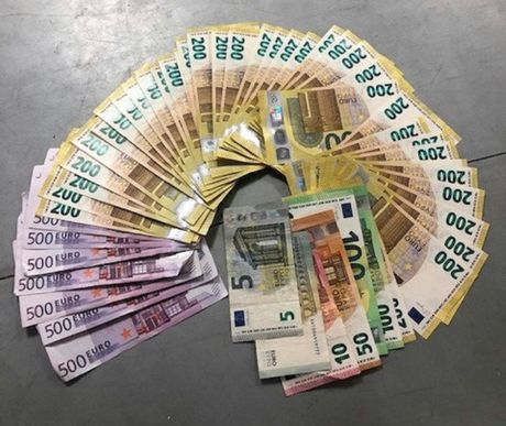 Zaplena novca na graničnom prelazu Horgoš