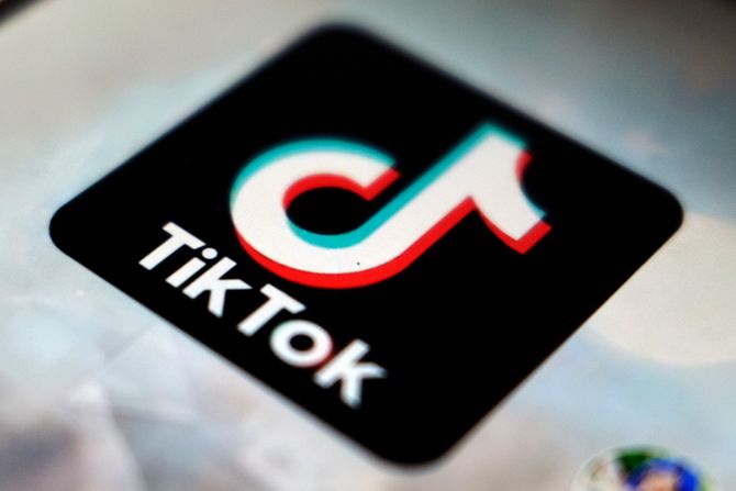 Tik Tok, logo, Social Media LGBTQ