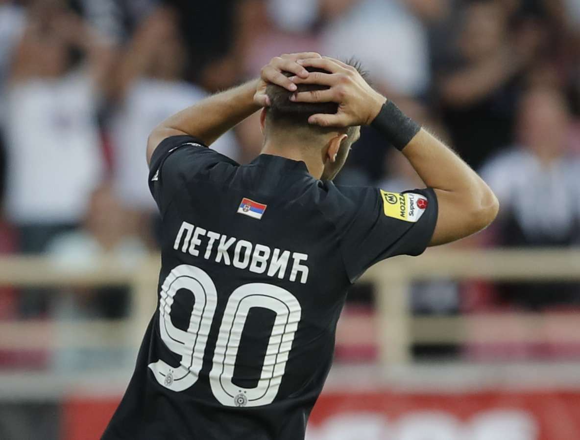 Meč Radnički Niš - Partizan na Čairu igra se po izuzetno lošem