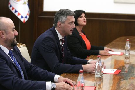 VUCIC KONSULTACIJE DVERI VUCIC KONSULTACIJE DVERI
