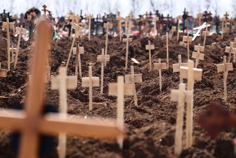 Ukrajina, rat u Ukrajini Mariupol Mariupolj groblje grobovi žrtve