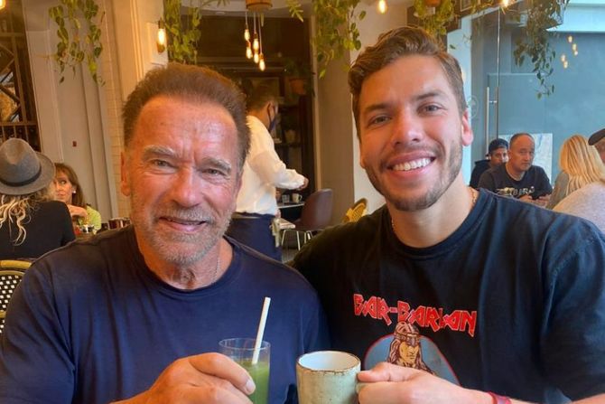 Arnold Švarceneger, Džozef Bena Arnold Švarceneger, Džozef Bena