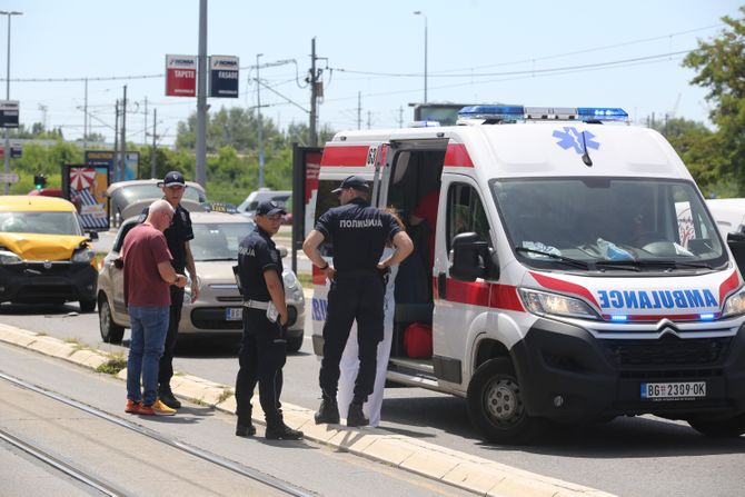 Udes u Milentija Popovića, Saobraćajna nezgoda