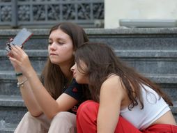 devojcice, tinejdžeri, telefon, mobilni