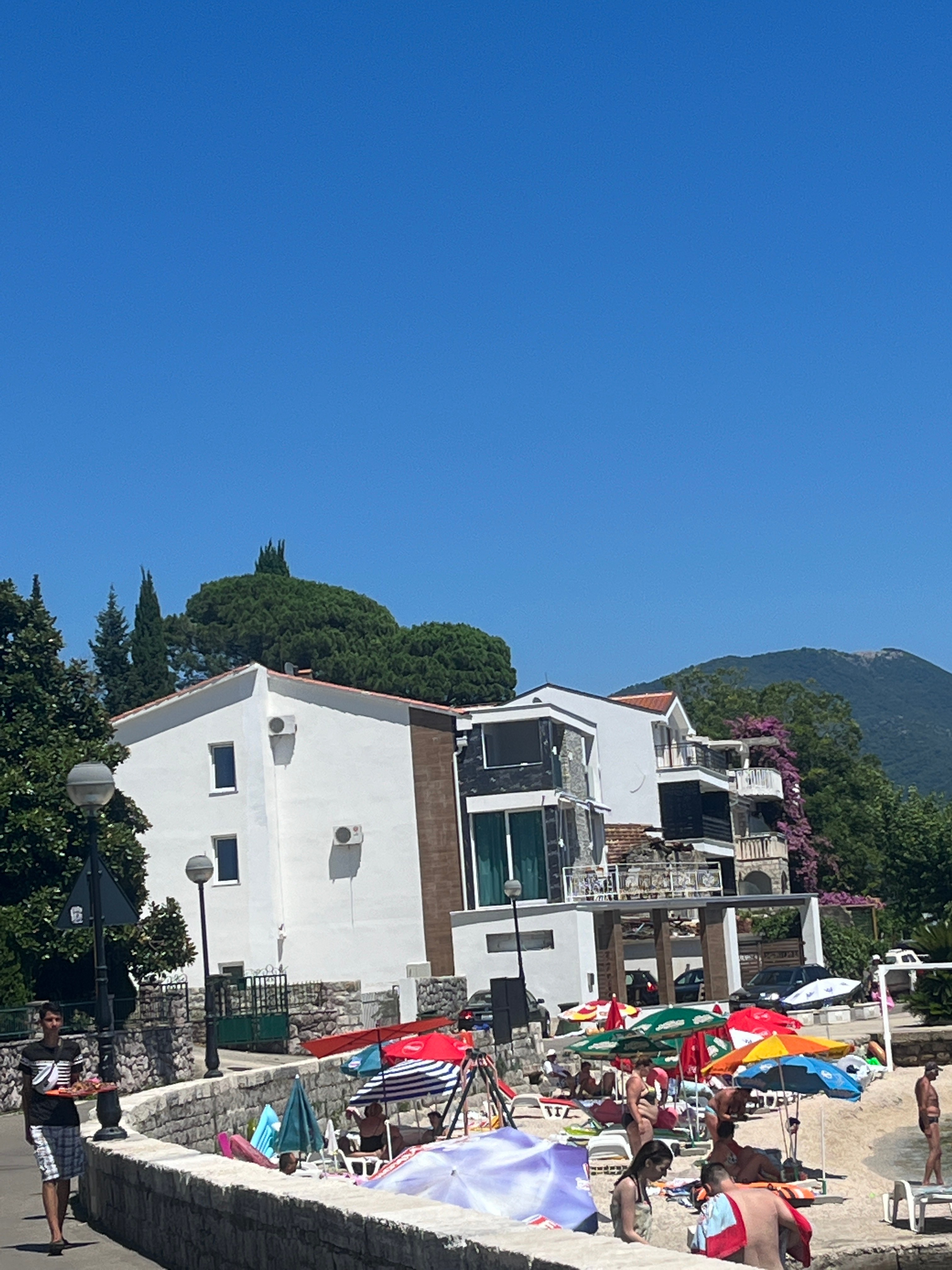 "Sve je izgorelo" Miloš Bojanić se oglasio iz Baošića usred jezivog požara, tamo ima vilu od 2 miliona