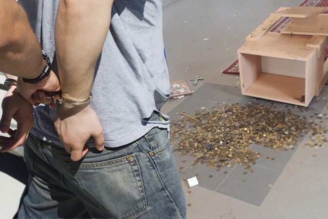 Ukraden novac iz crkve kod Vranja Crkva Svetog Đorđa u selu Davidovac hapšenje Ukraden novac iz crkve kod Vranja Crkva Svetog Đorđa u selu Davidovac hapšenje