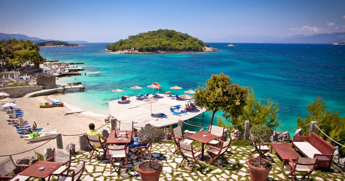 Letovanje 2025! Srbi pohrlili na ovu destinaciju: Noć u hotelu 24 €, ručak 10 €, i more kao na Maldivima! - Telegraf Biznis