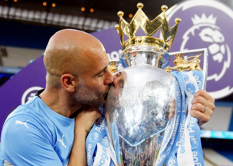 Pep Guardiola Pep Gvardiola  trofej Premijer lige