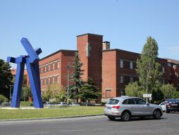 Kružni tok Bogoslovija, Bogoslovski fakultet