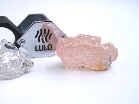 ružičasti dijamant