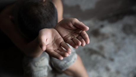 Dete koje prosi, prosjak