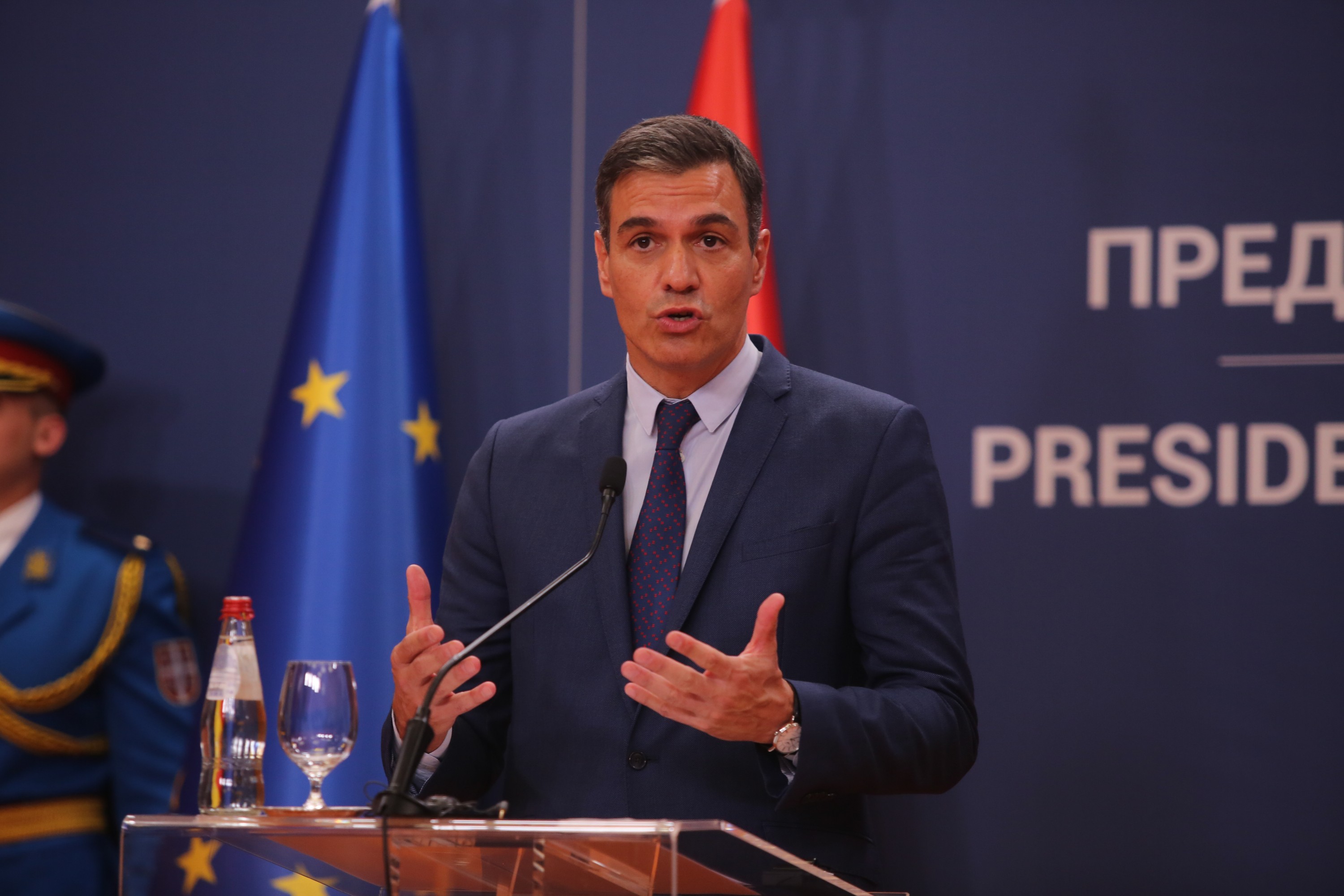 I Španija uvodi mere zbog rata na Bliskom istoku: Sančez objavio plan za kontrolu cene goriva