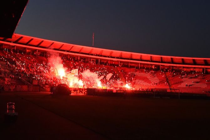 FK crvena zvezda - FK Radnik