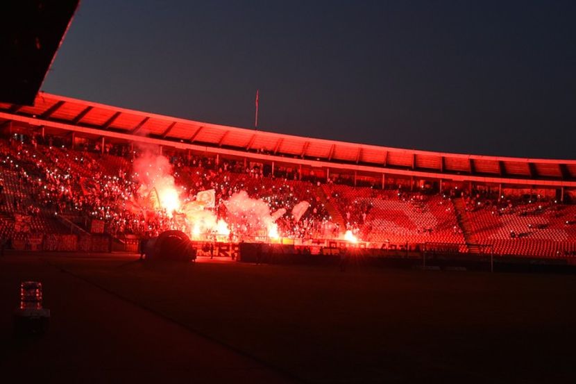 NAJLUĐI MEČ U SEZONI: Zvezda s dva igrača više u 97. minutu dala gol za  pobedu u Nišu (VIDEO)